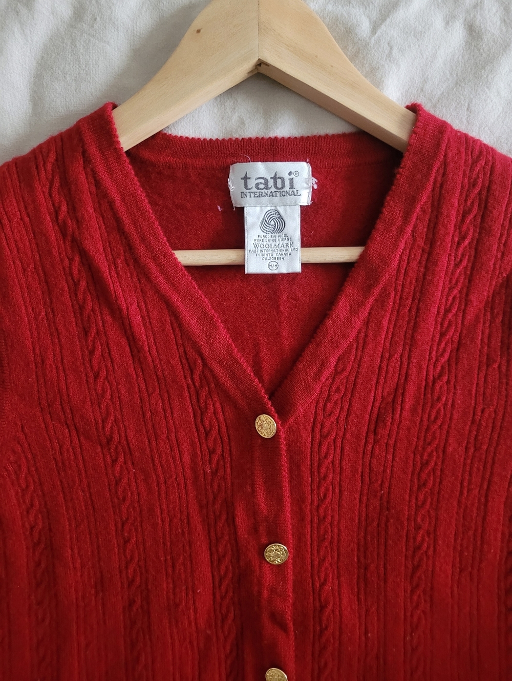 Tabi Vintage Red Cable-Knit Button Front Sweater Vest 100% Wool S Gold Button - Picture 9 of 9